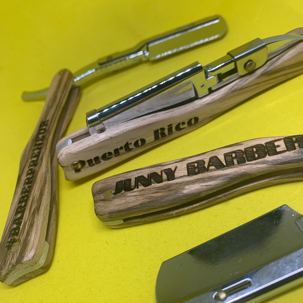 Custom razor